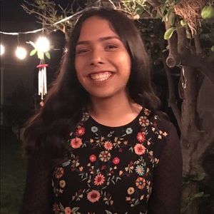 Meet your Posher, Julissa